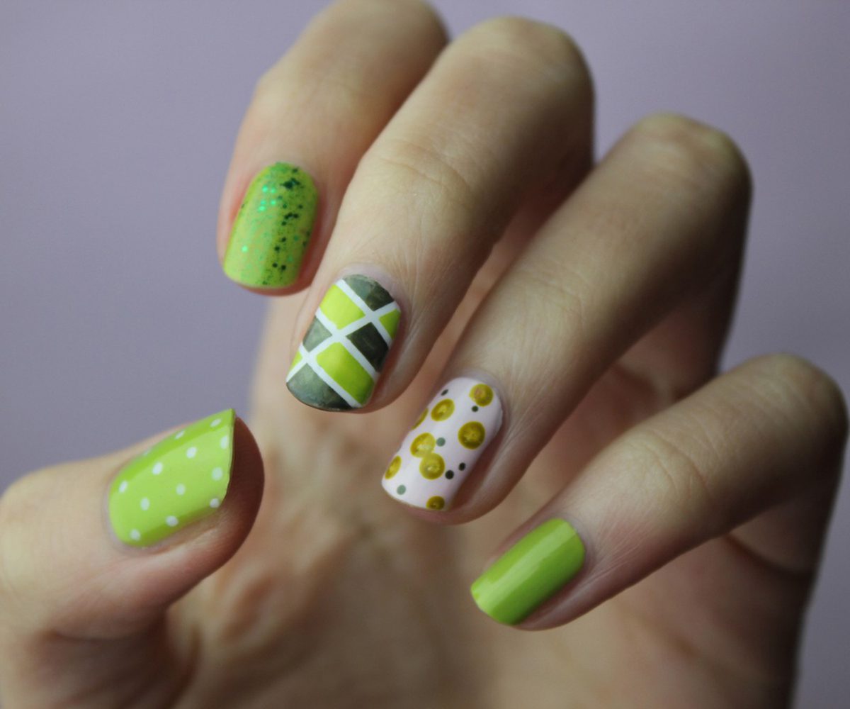 Manicure-dipping-4 Manicure service at Mod's Nail salon